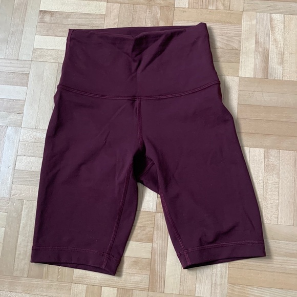 Wunder Train Short 8" | Lululemon | size 2 | Cassis |Excellent condition - Picture 4 of 8